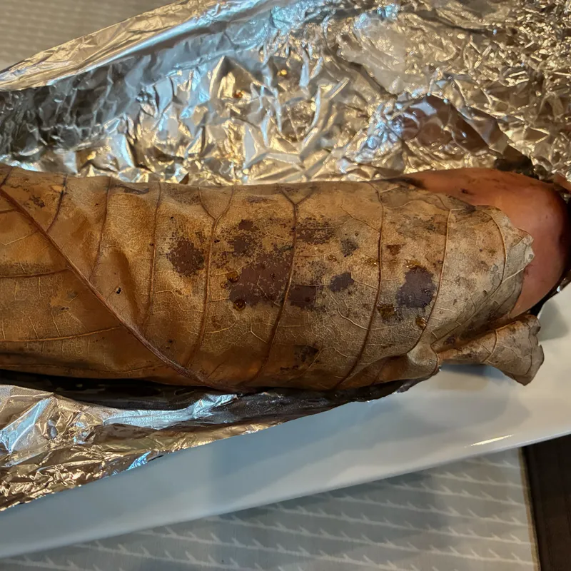 焼き上がった朴葉焼き芋